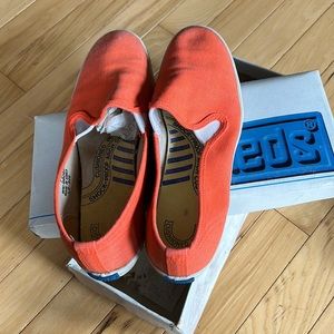 Women’s Vintage Neon Orange Keds Canvas Slip-on’s - Size 7